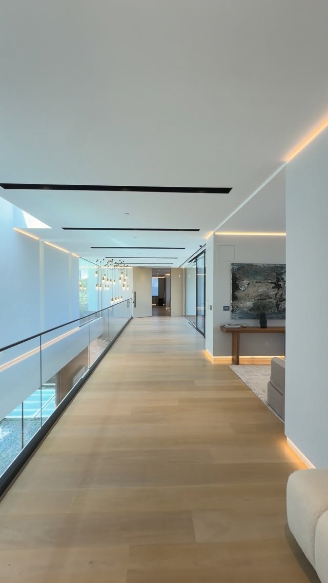 Vantage, Stradella Road